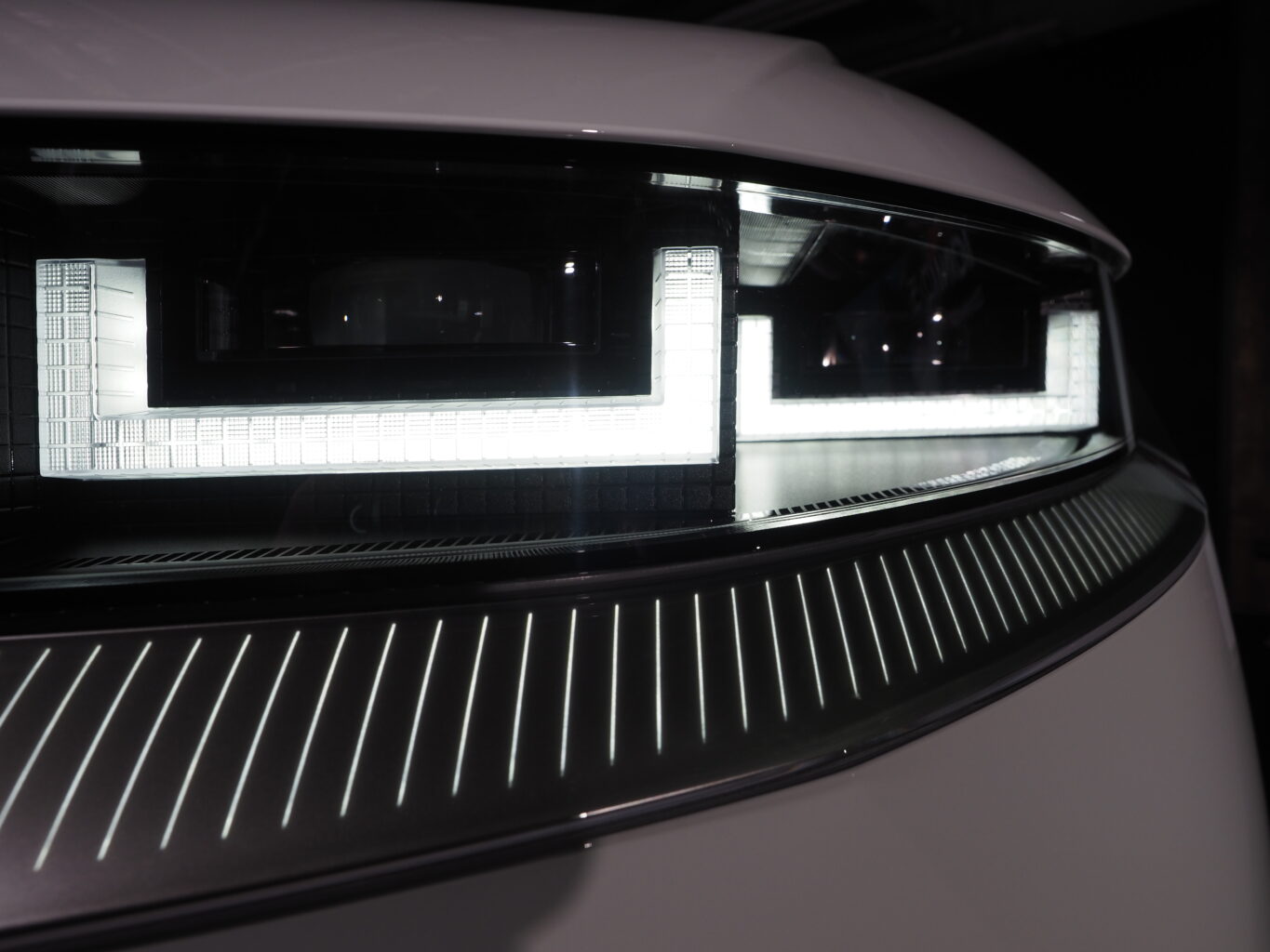 Hyundai IONIQ 5 - przednie reflektory