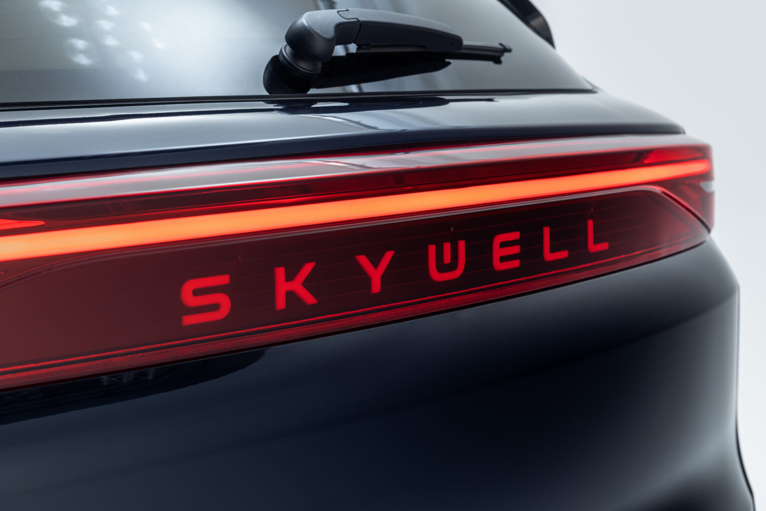 Skywell ET5 - tylny spojler