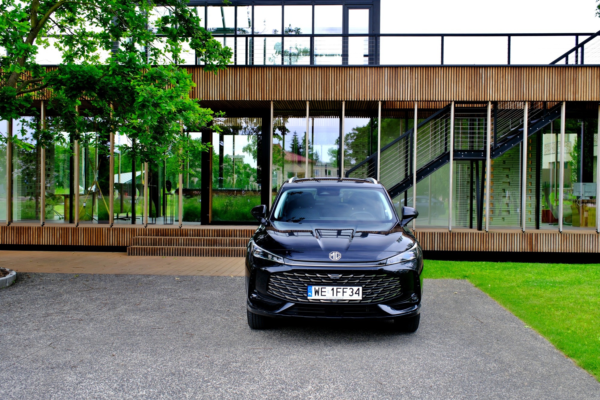 MG HS Excite. SUV, który zaskakuje w trasie i w mieście