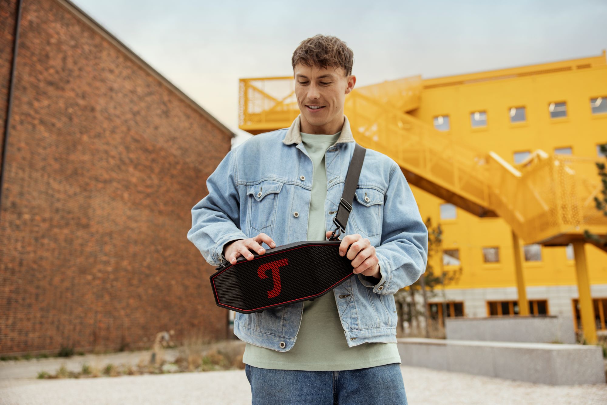 Teufel Rockster Cross 2 – mocny dźwięk, mobilność i wytrzymałość