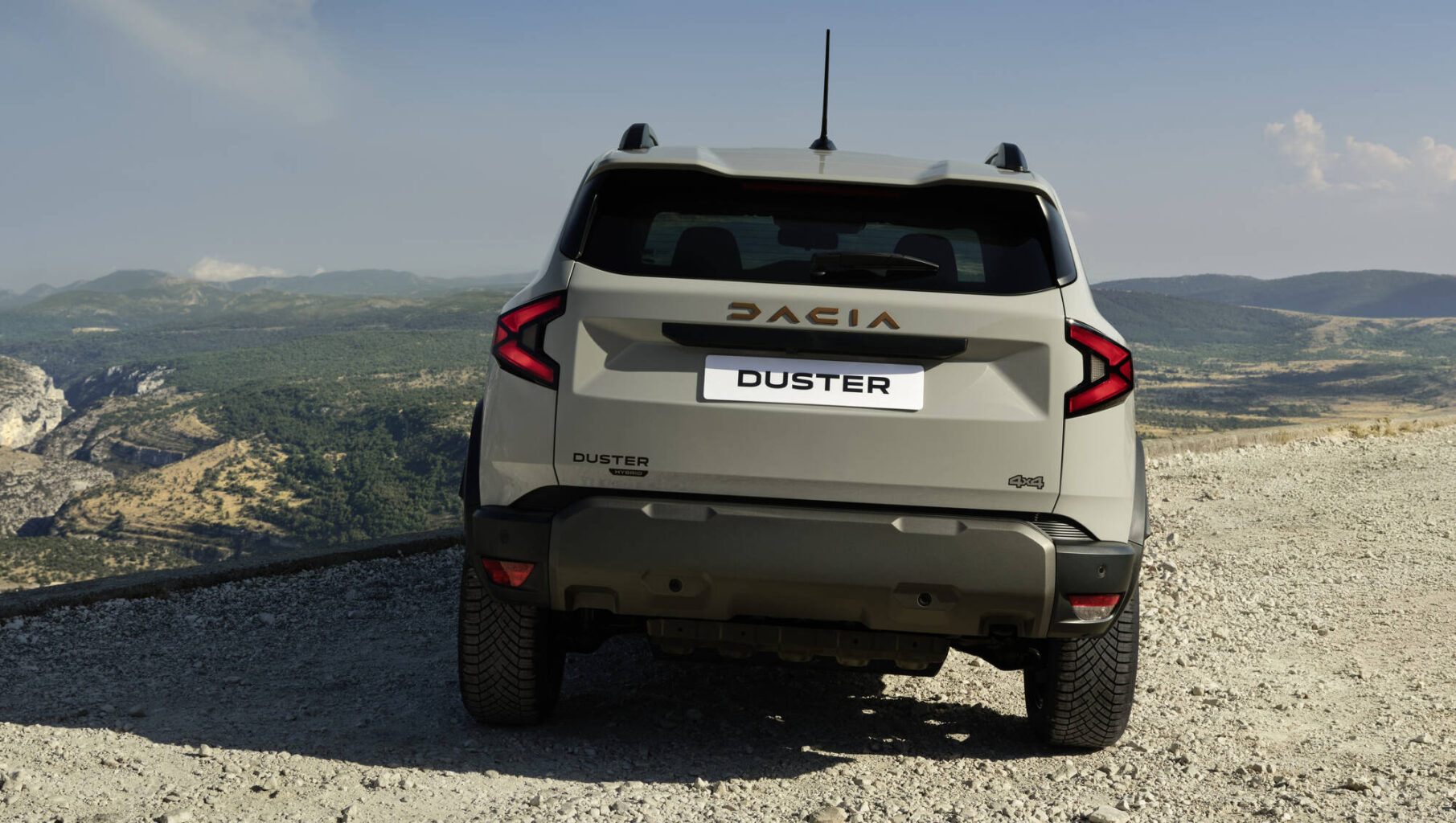 napędy hybrydowe Dacia