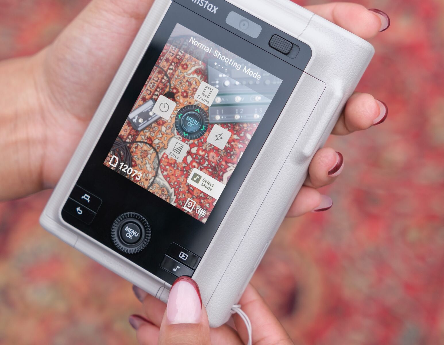 Instax mini LiPlay+ – aparat, który pozwala usłyszeć wspomnienia