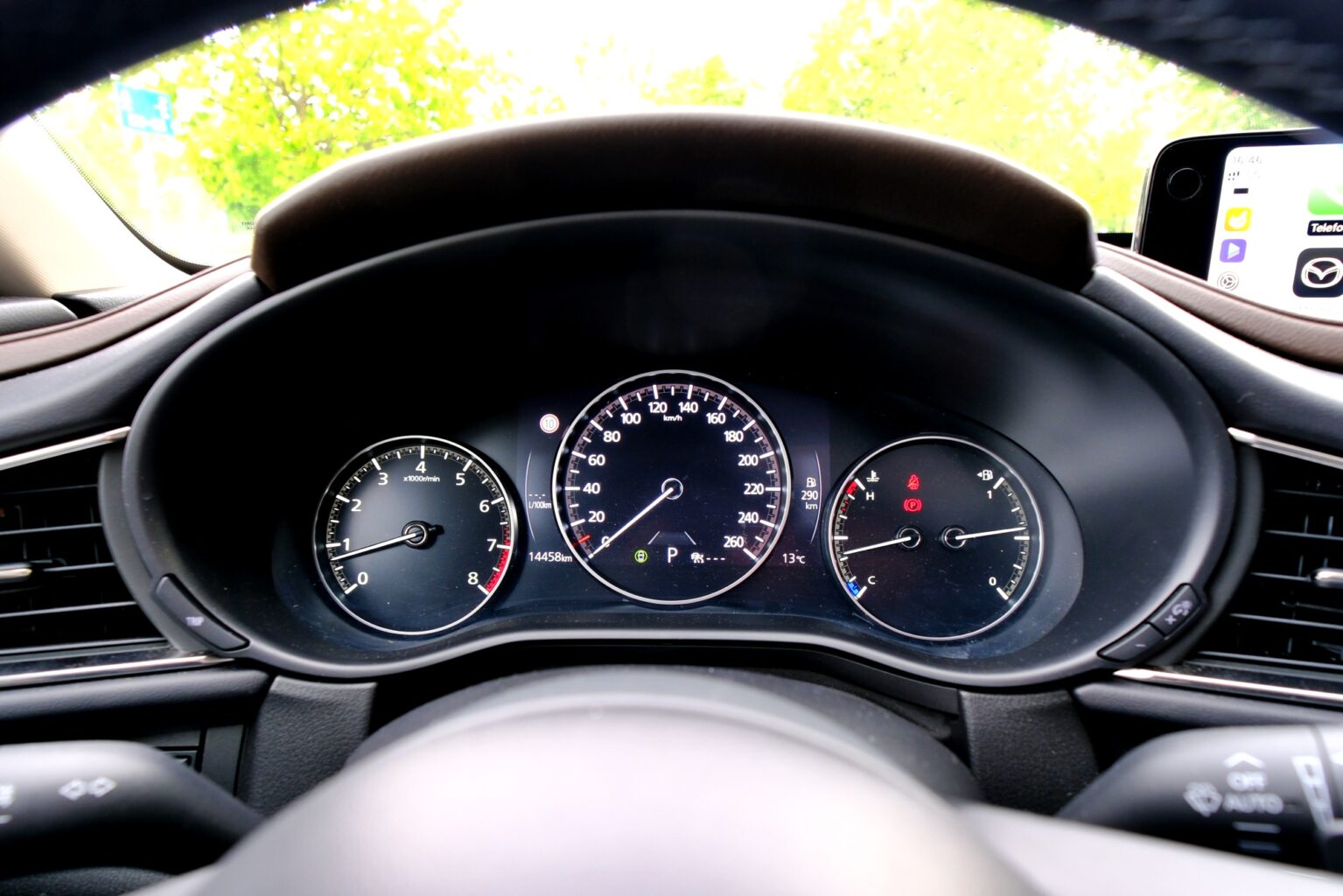 Zestaw wskaźników Mazda CX-30