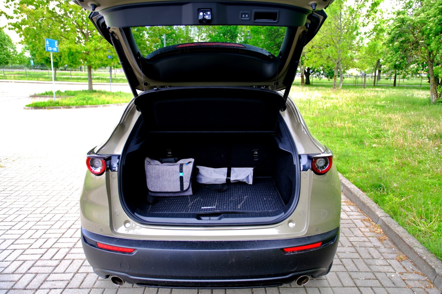 Bagażnik Mazdy CX-30