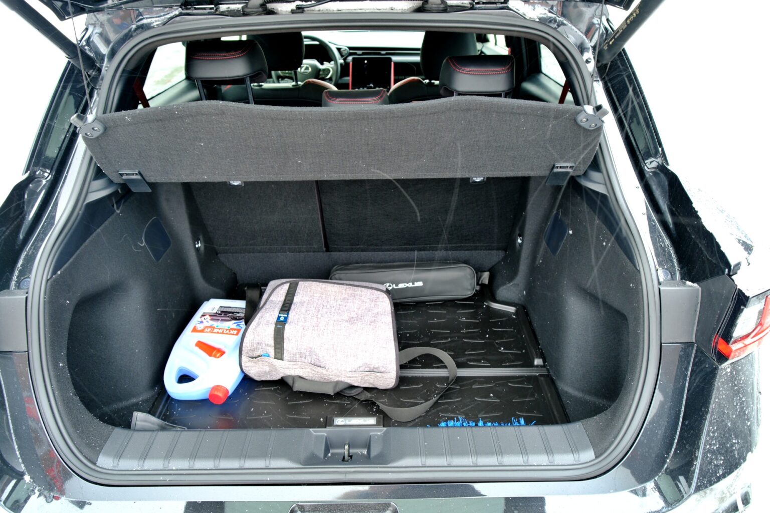 Lexus LBX bagażnik