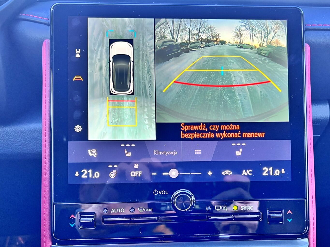 Ekran systemu multimedialnego