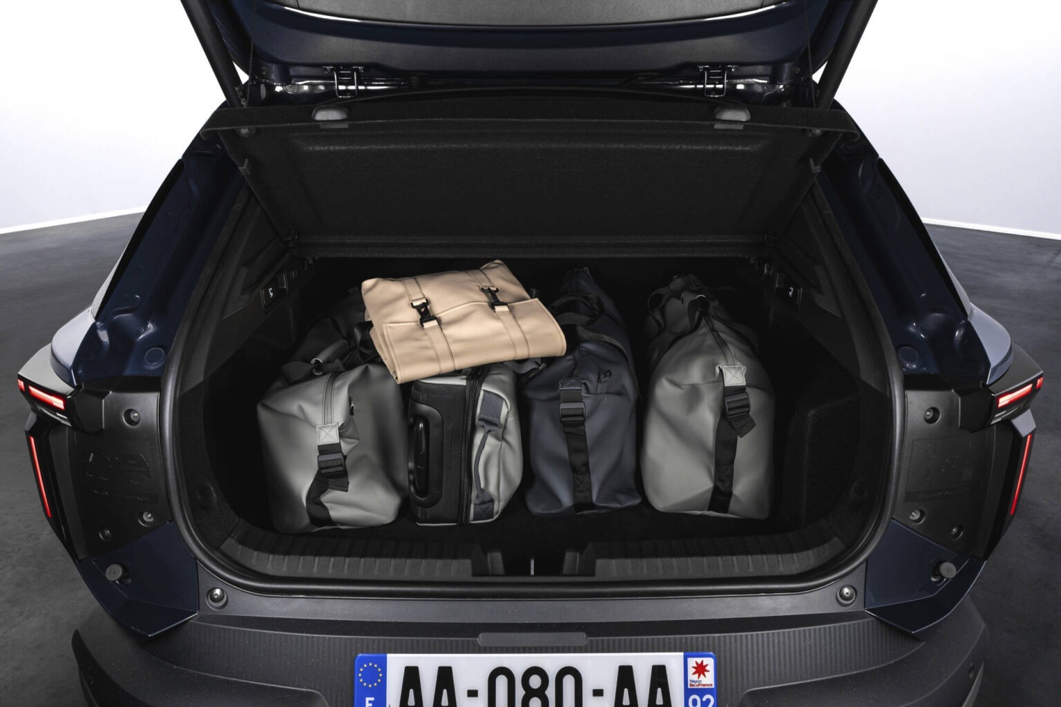 Dacia Striker Hybrid 150
